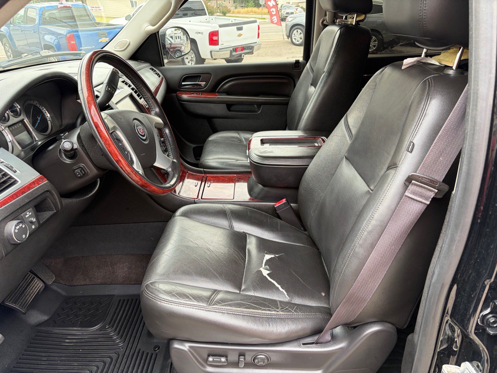 2014 Cadillac Escalade Image 14
