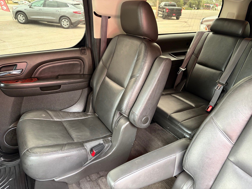 2014 Cadillac Escalade Image 19