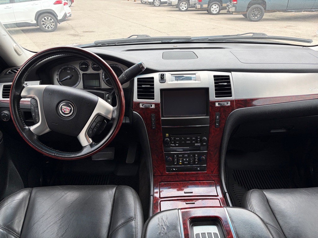 2014 Cadillac Escalade Image 21