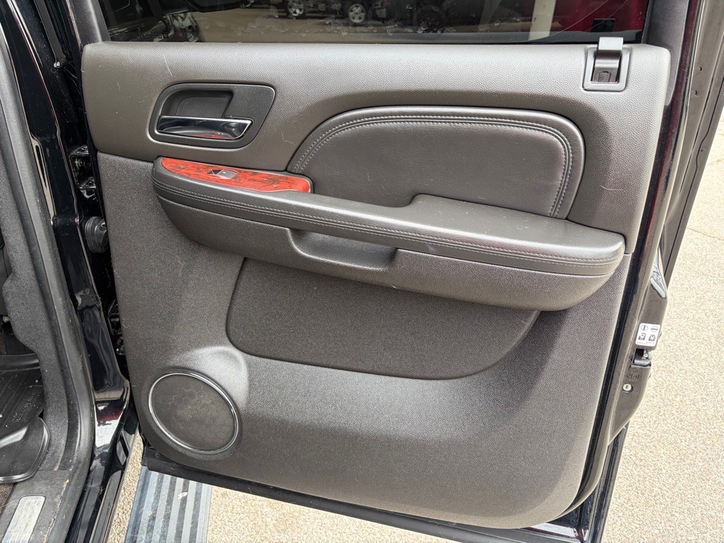 2014 Cadillac Escalade Image 29
