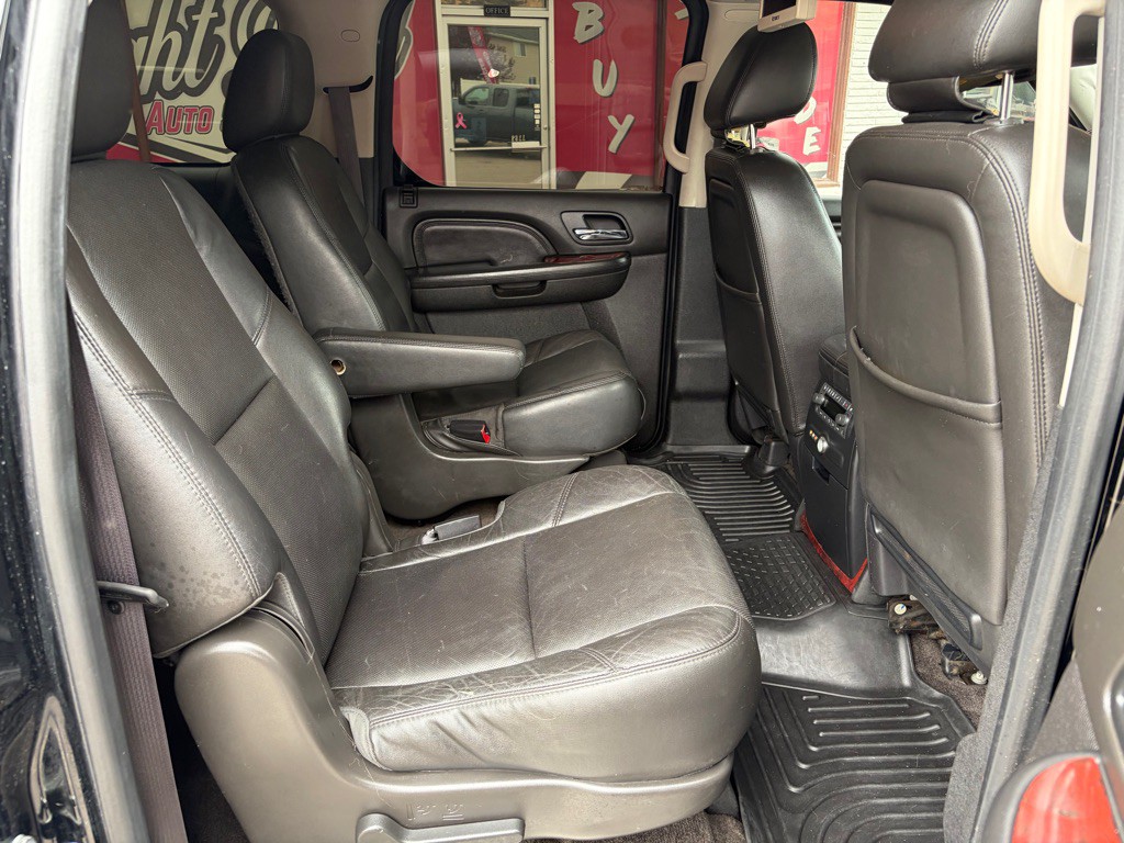 2014 Cadillac Escalade Image 30