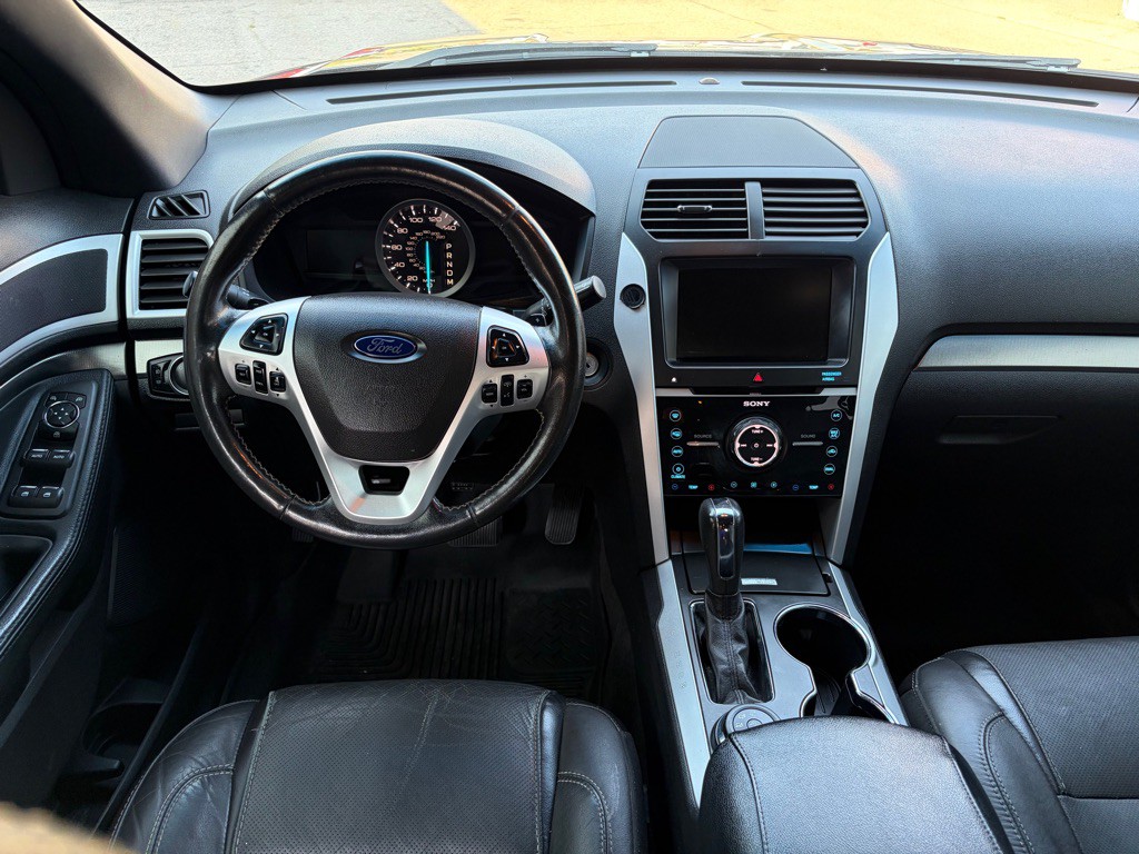 2015 Ford Explorer Image 21