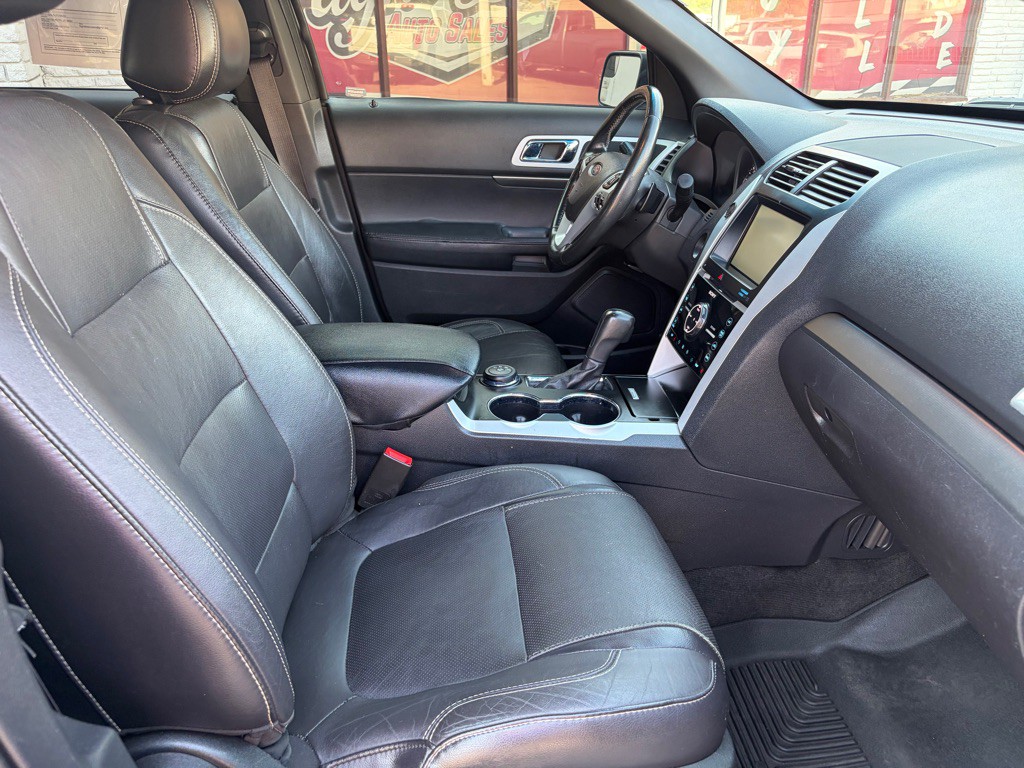 2015 Ford Explorer Image 24