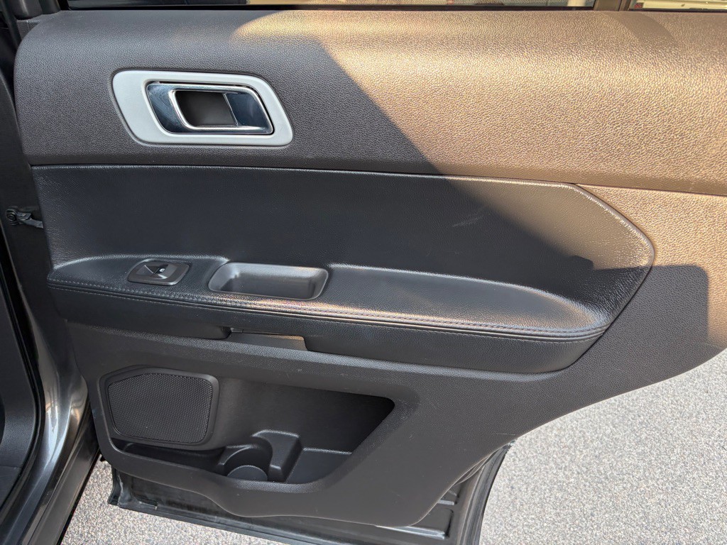 2015 Ford Explorer Image 26