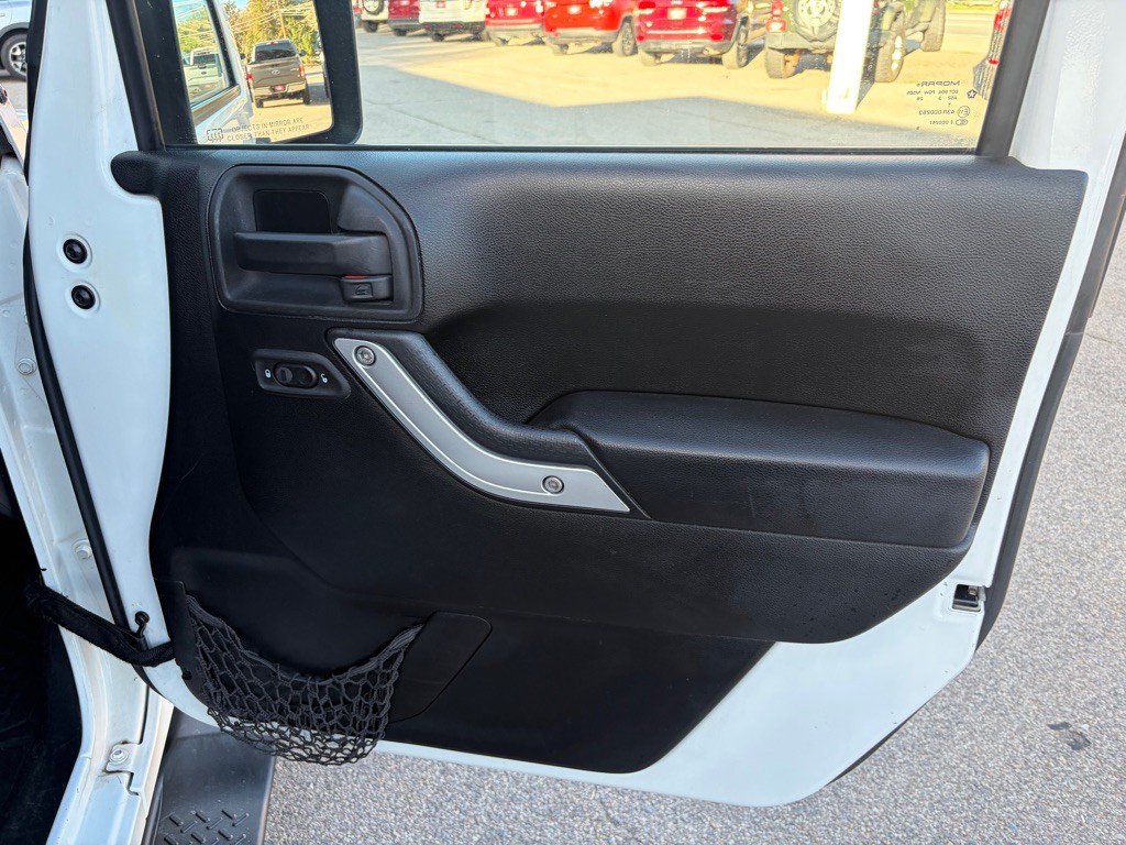 2014 Jeep Wrangler Unlimited Image 27