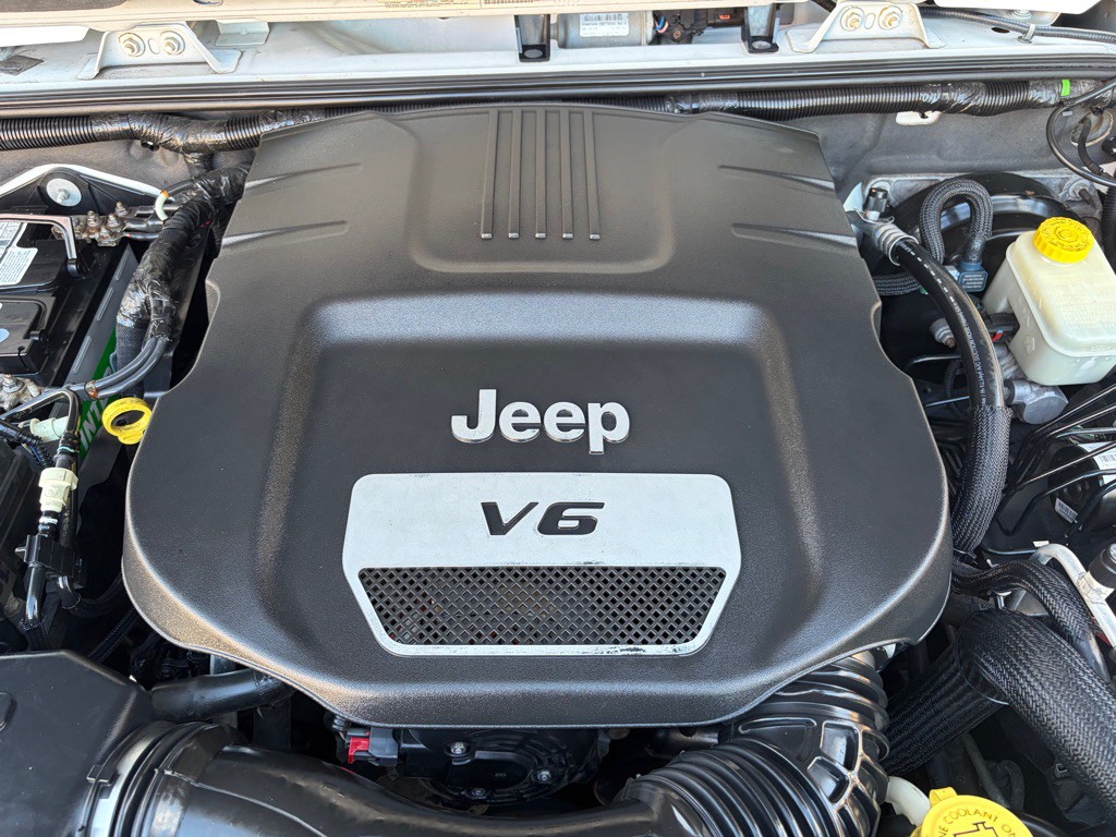 2014 Jeep Wrangler Unlimited Image 33