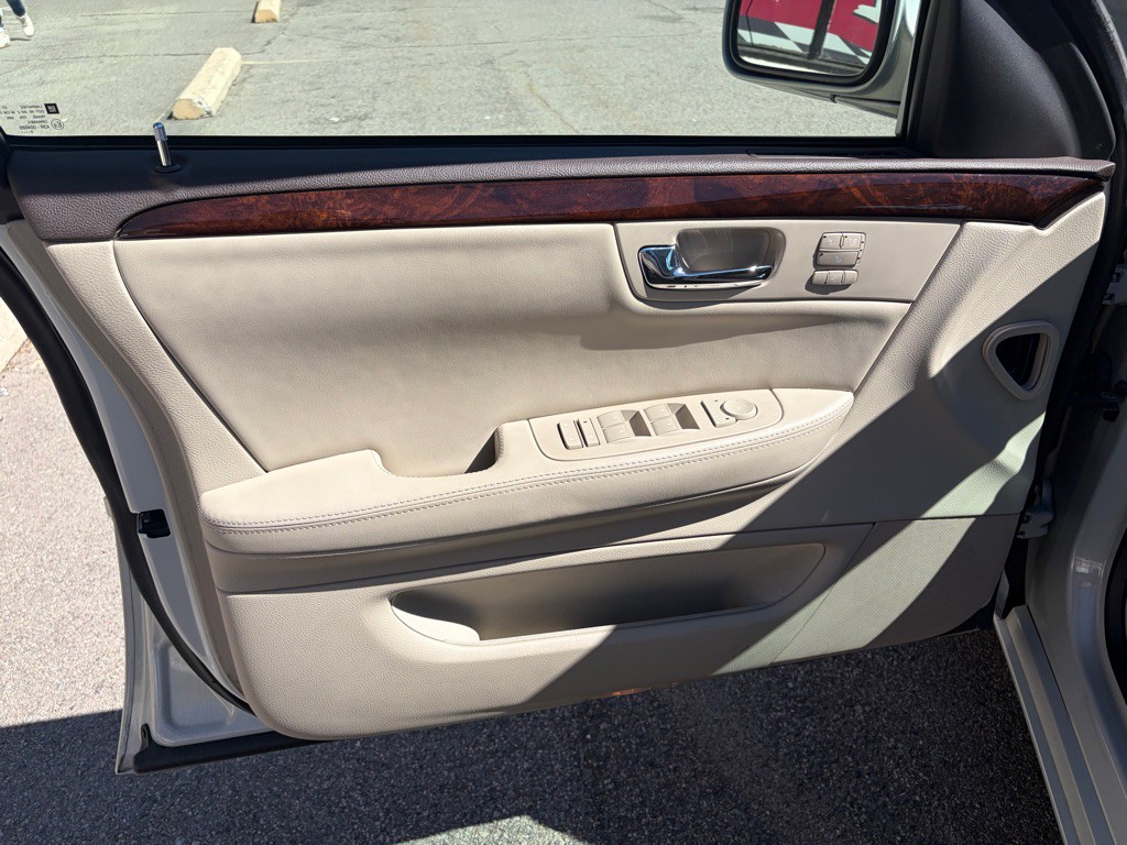 2010 Cadillac DTS Image 15