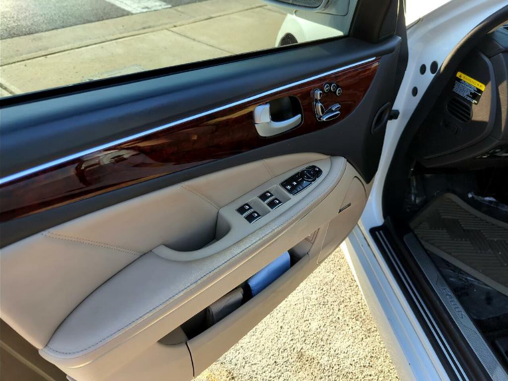 2011 Hyundai Equus Image 6