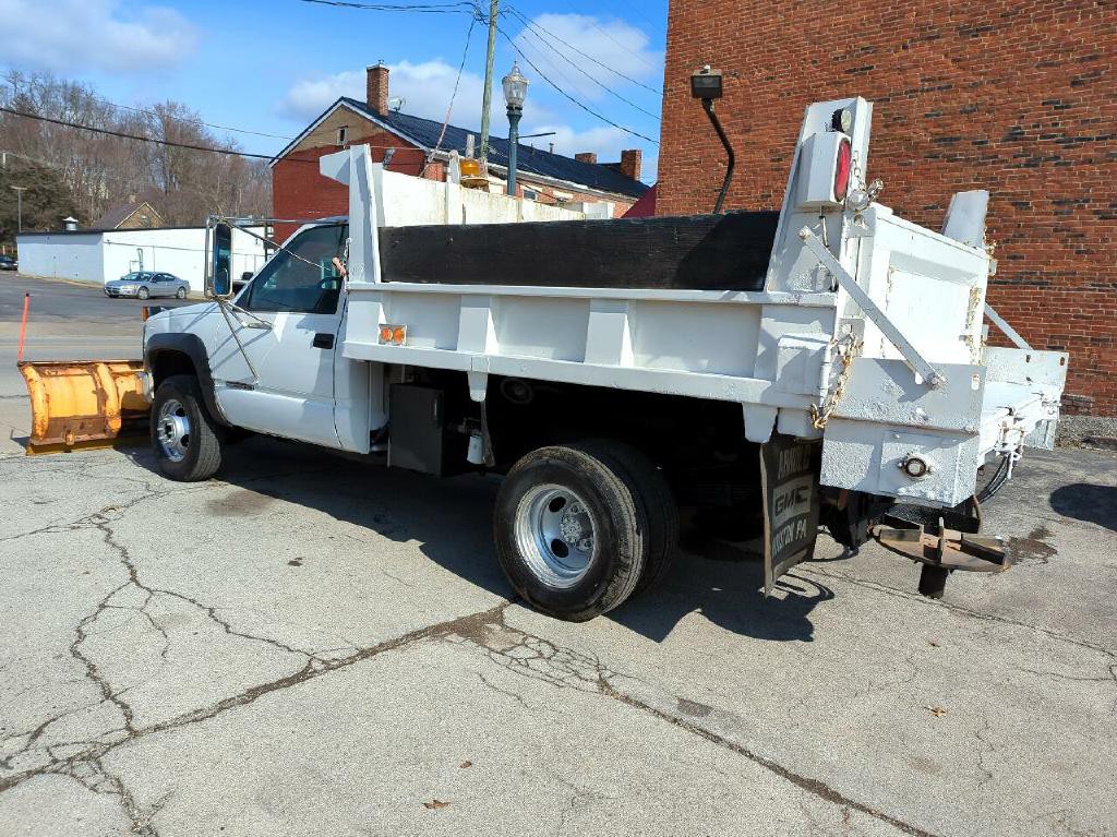 1997 GMC Sierra 3500 Image 2