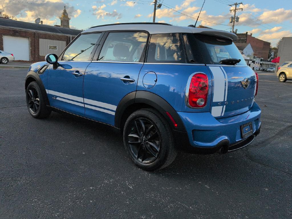 2014 MINI Countryman Image 2