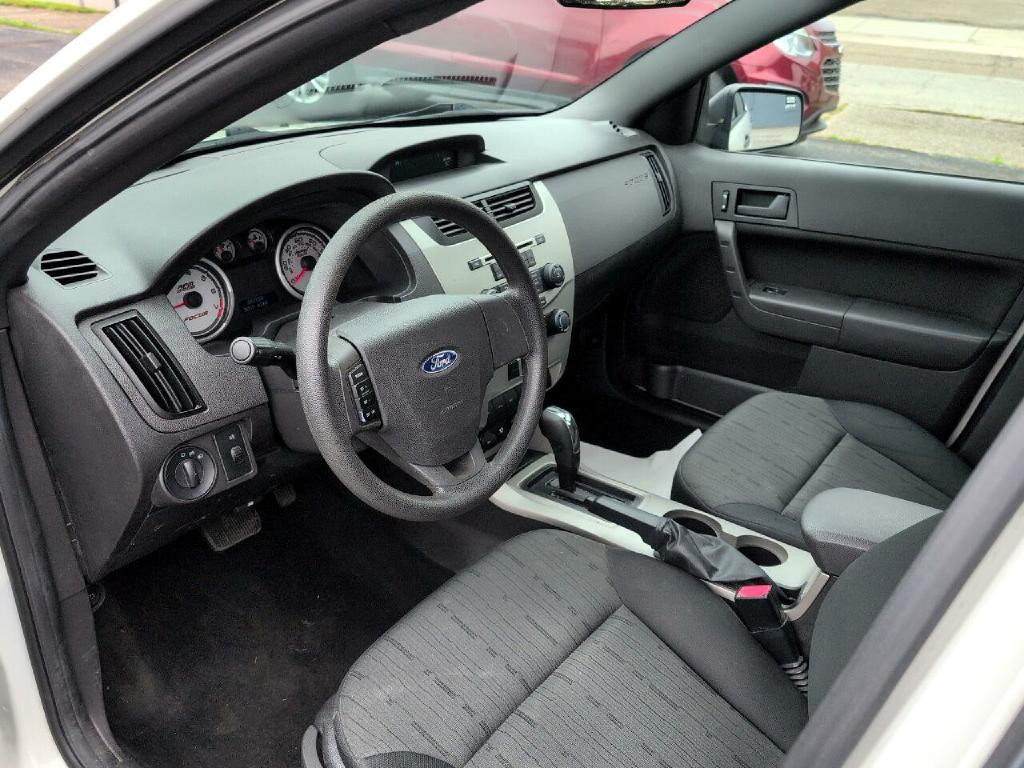 2009 Ford Focus Image 8
