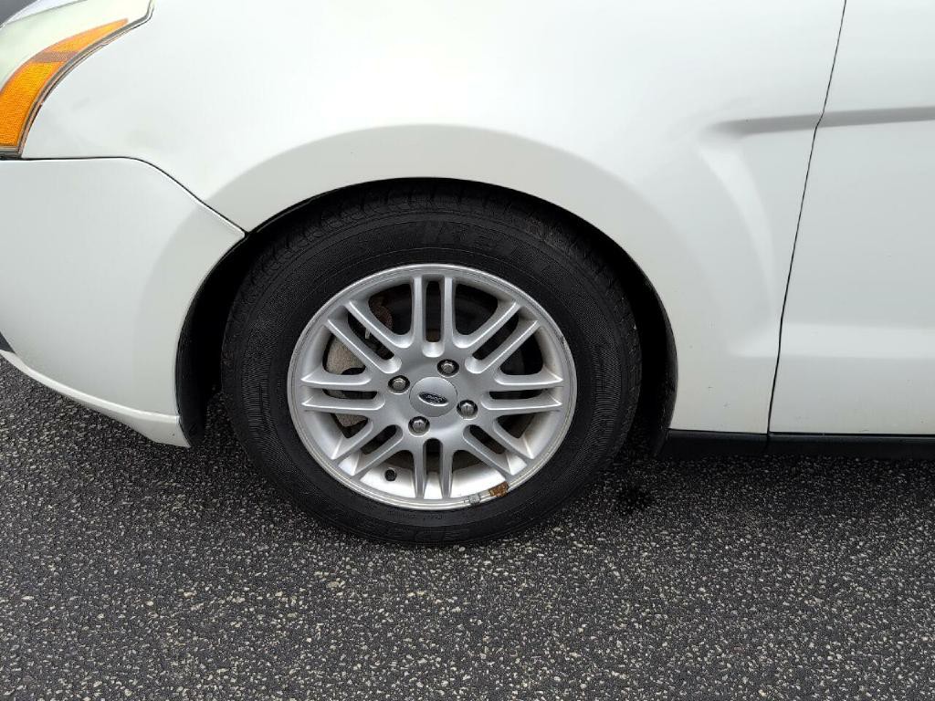 2009 Ford Focus Image 12