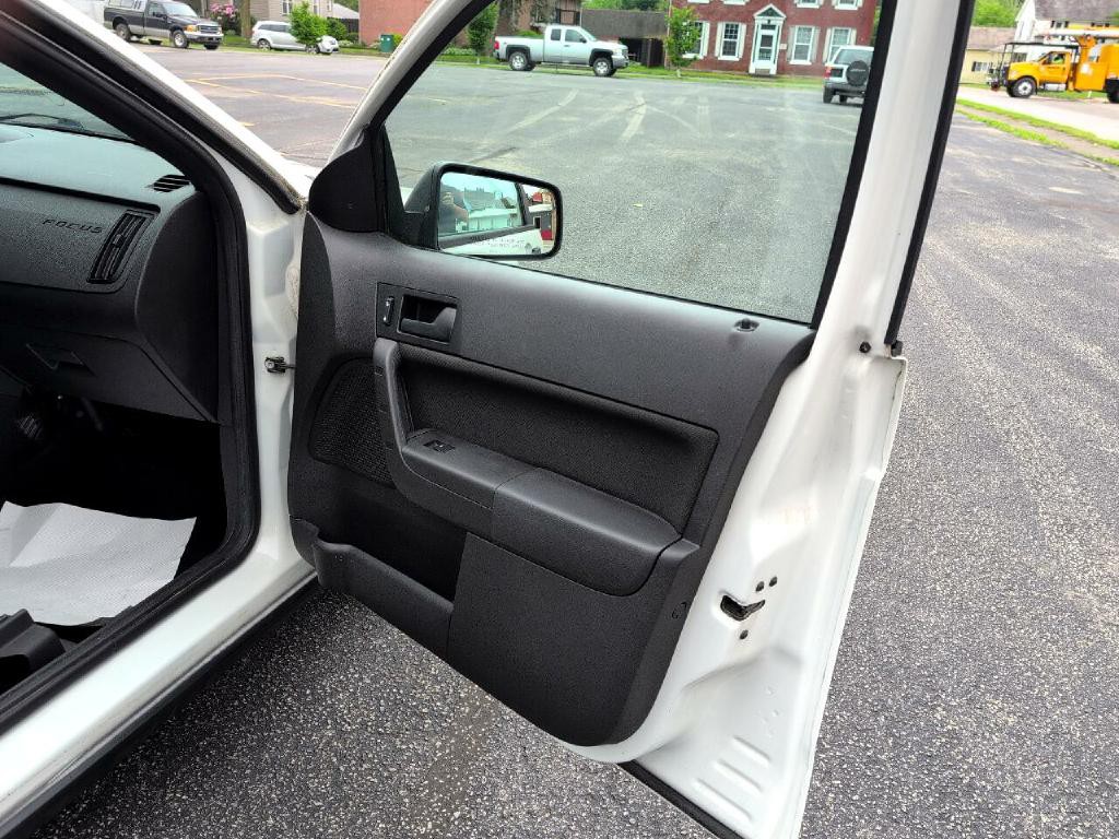 2009 Ford Focus Image 15