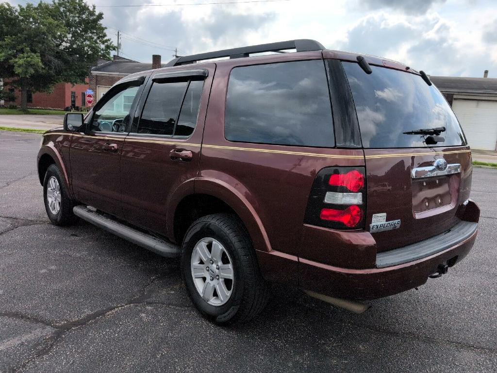 2010 Ford Explorer Image 2
