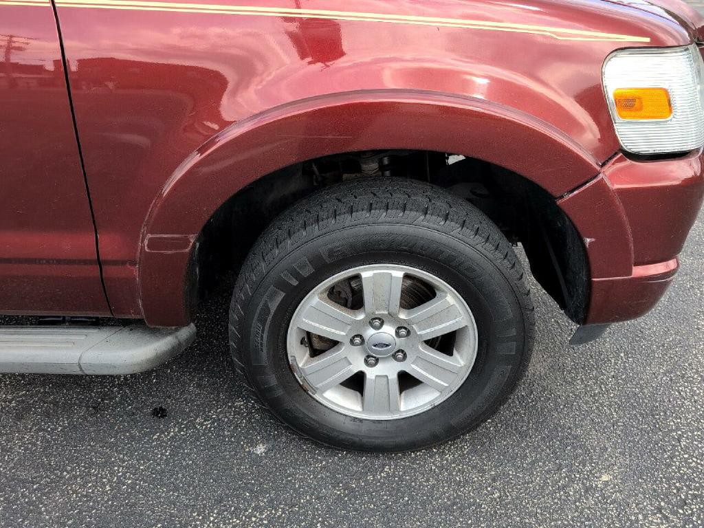2010 Ford Explorer Image 8