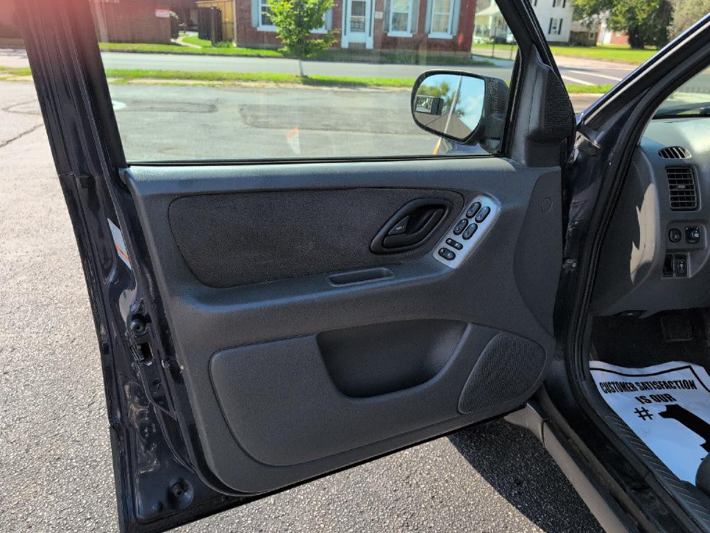 2003 Ford Escape Image 7