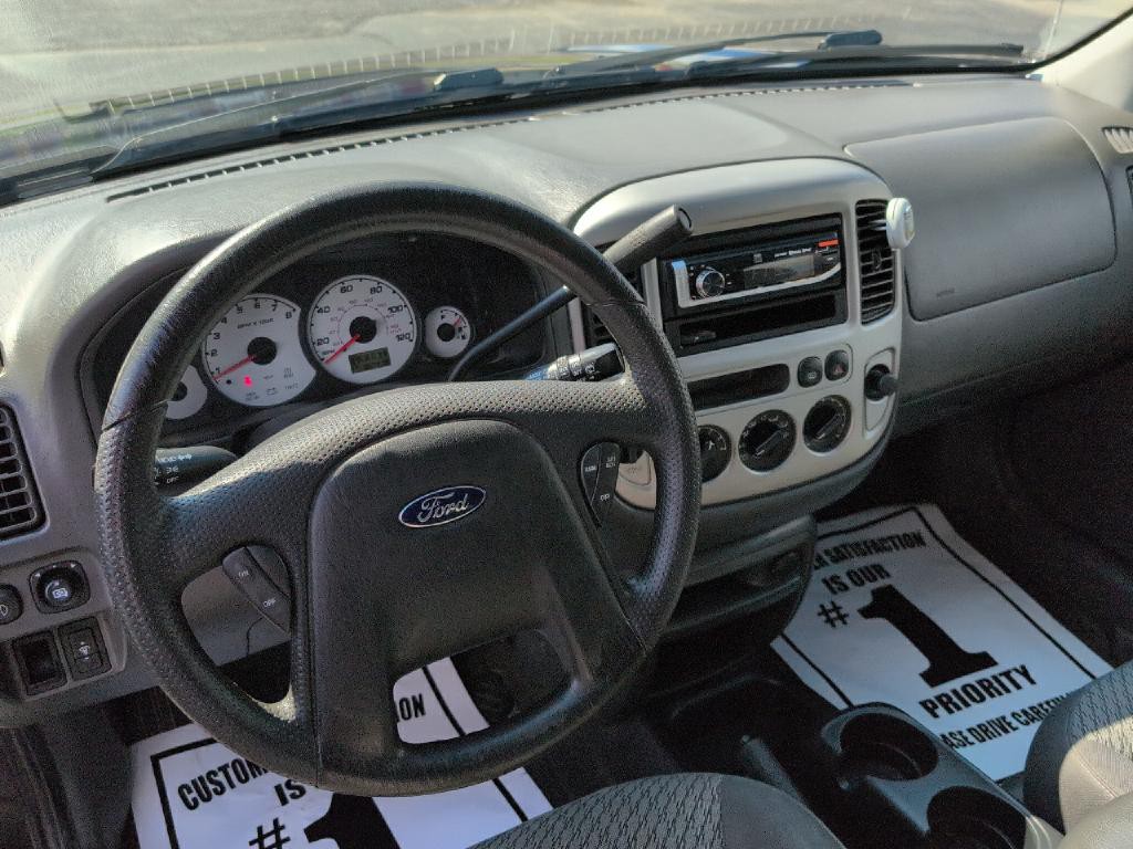 2003 Ford Escape Image 8