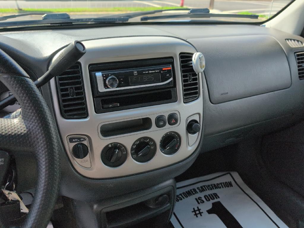 2003 Ford Escape Image 9