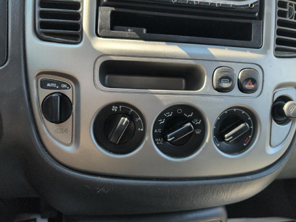 2003 Ford Escape Image 15