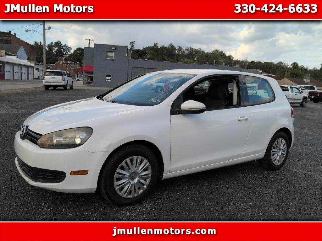 2010 Volkswagen Golf Image 1