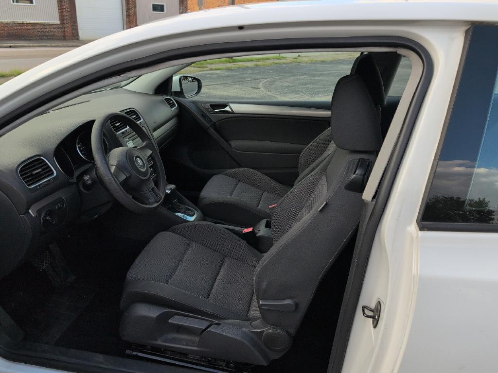 2010 Volkswagen Golf Image 5