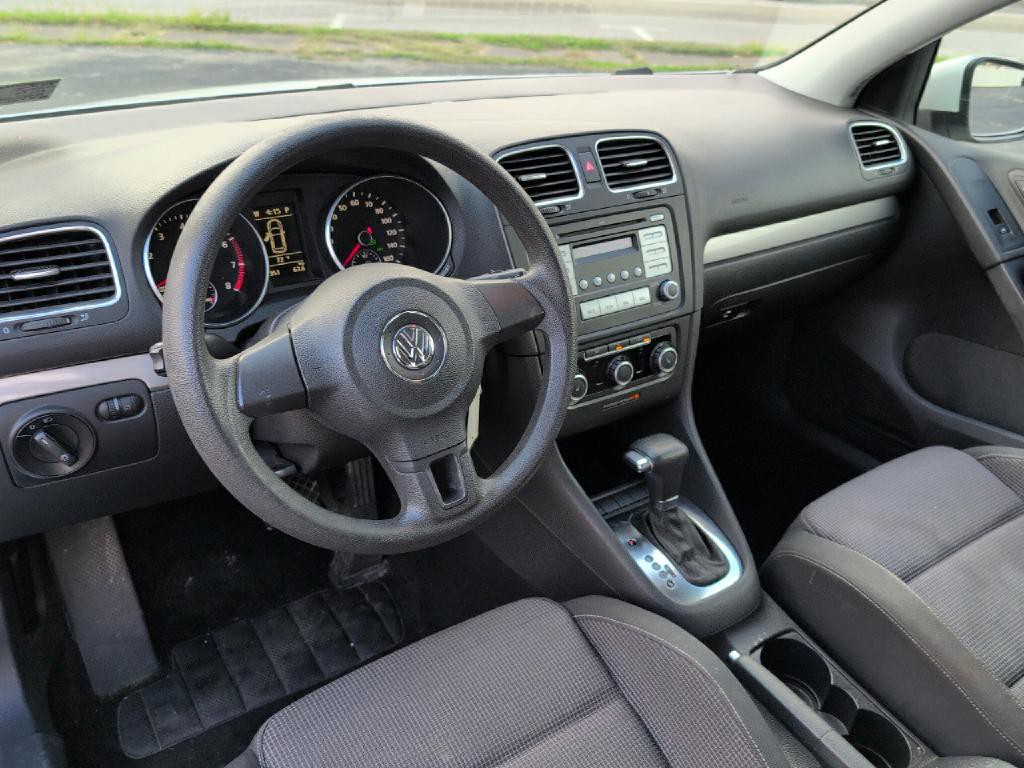 2010 Volkswagen Golf Image 7