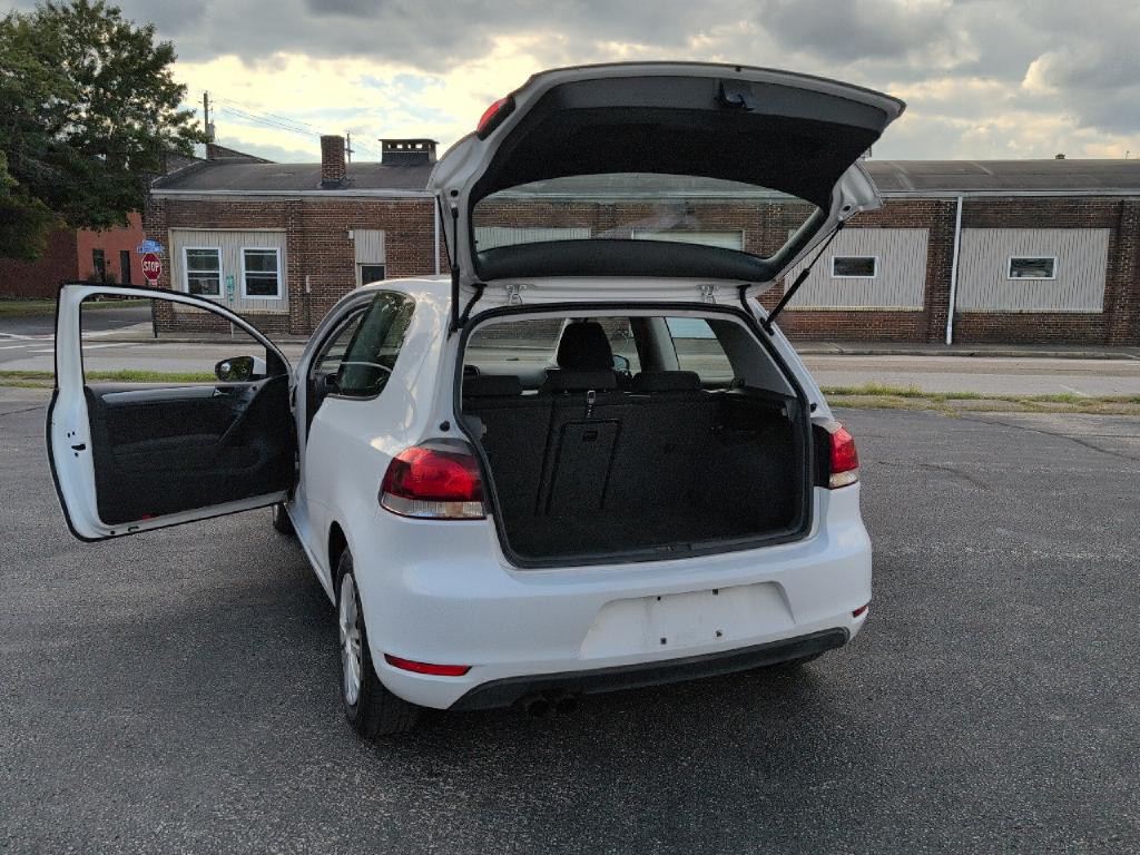 2010 Volkswagen Golf Image 16
