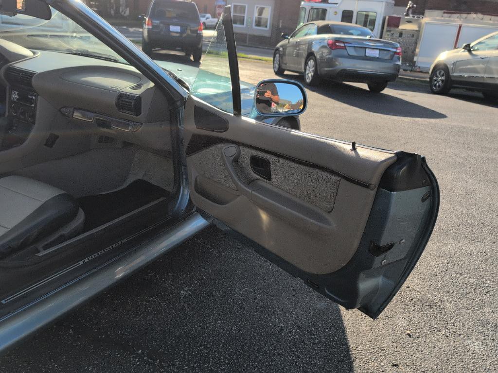 1997 BMW Z3 Image 10