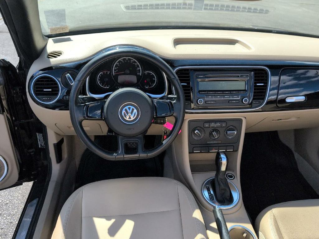 2013 Volkswagen Beetle Image 7