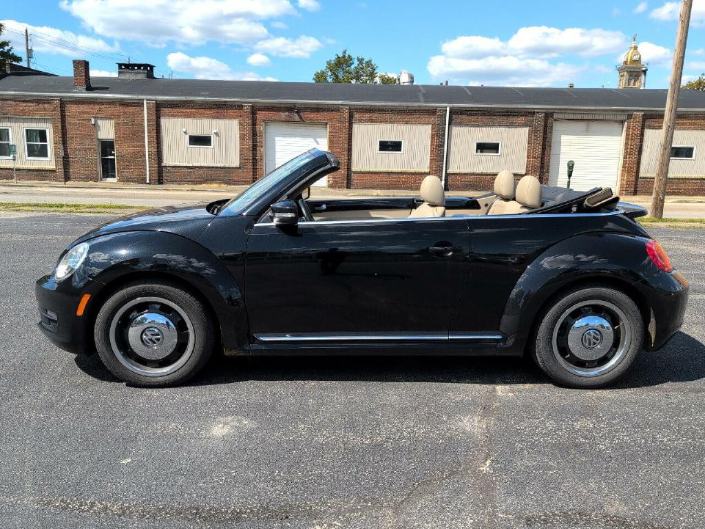 2013 Volkswagen Beetle Image 12