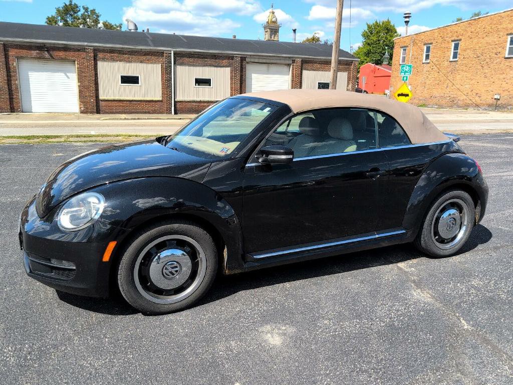2013 Volkswagen Beetle Image 18