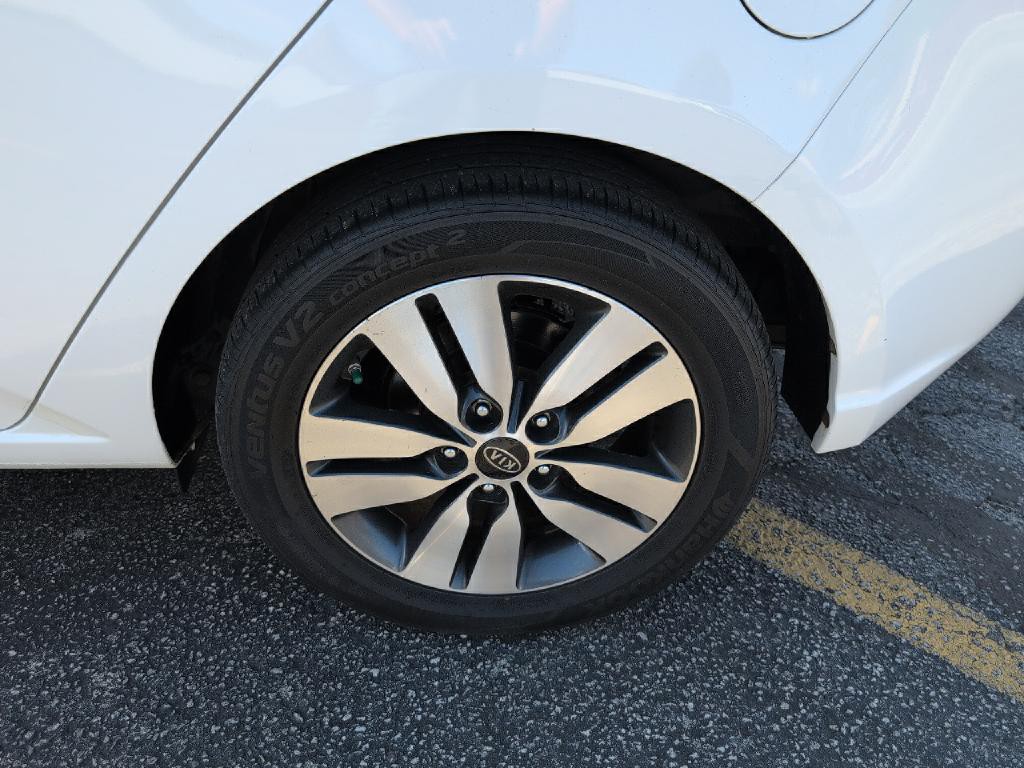 2013 Kia Forte Image 17
