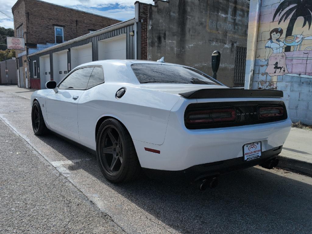 2016 Dodge Challenger Image 2