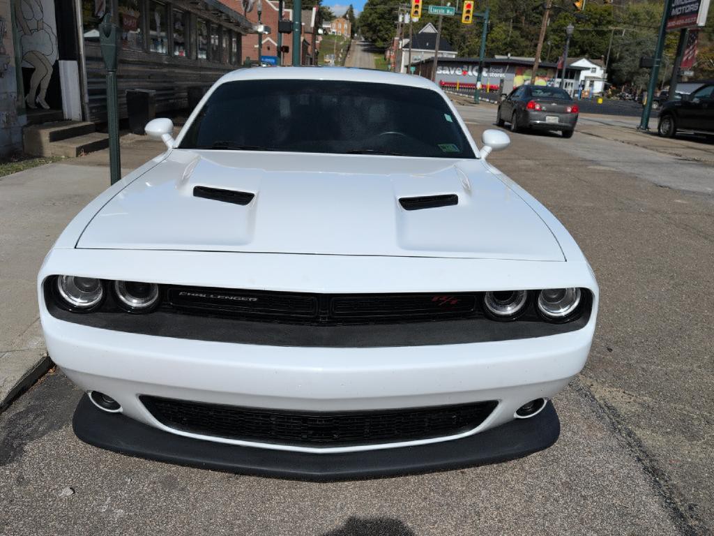 2016 Dodge Challenger Image 5