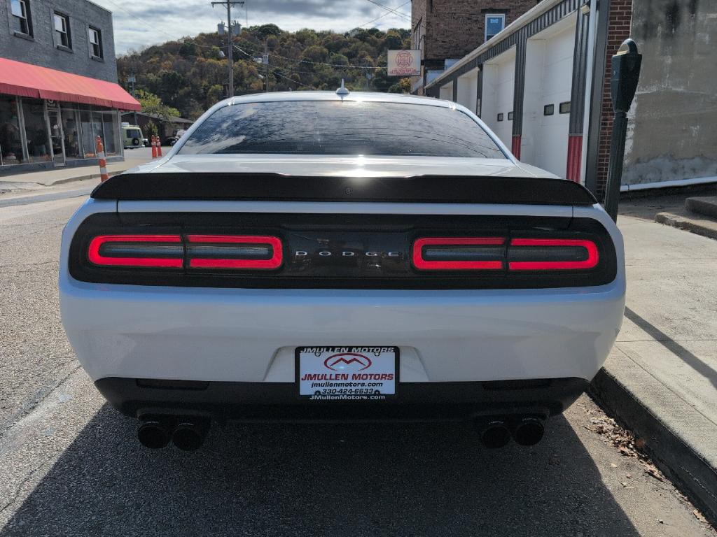 2016 Dodge Challenger Image 10