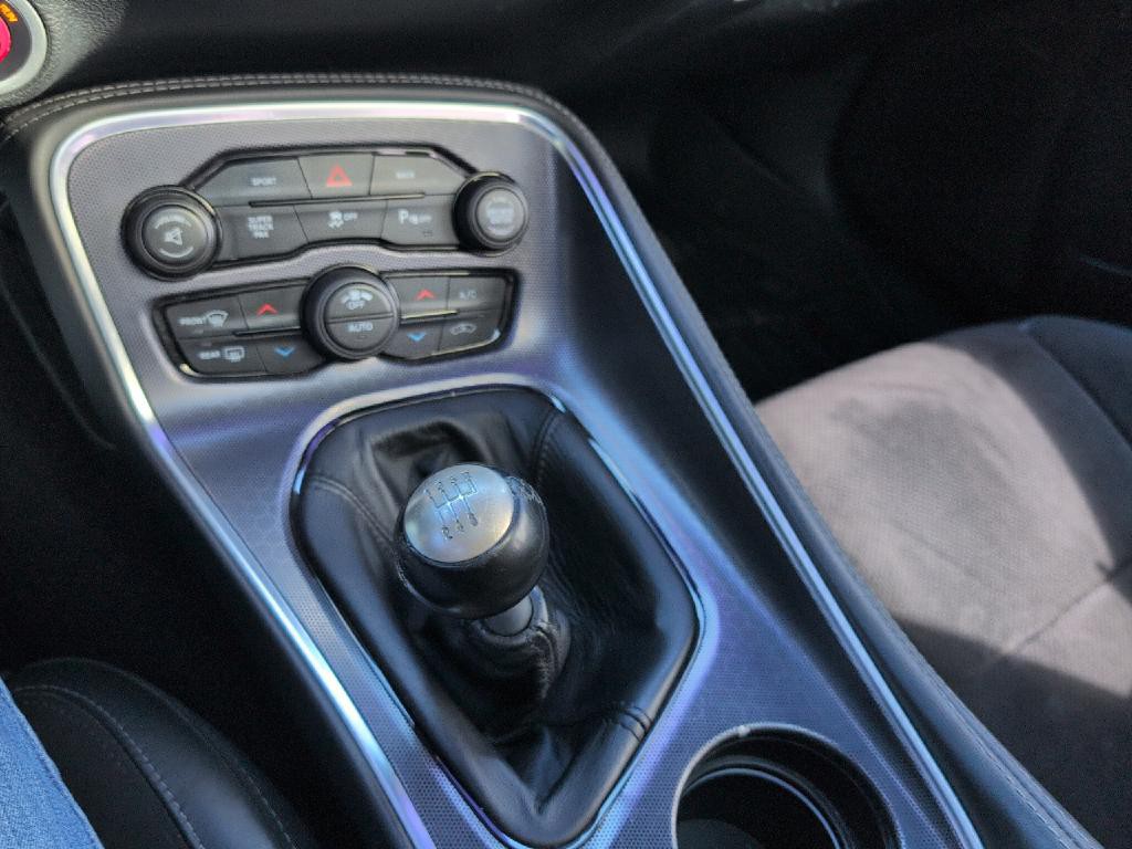 2016 Dodge Challenger Image 13