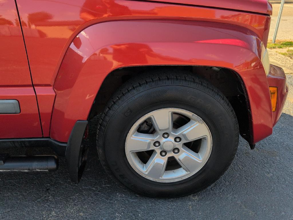 2009 Jeep Liberty Image 12