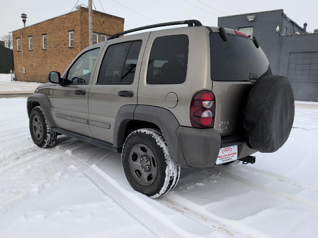 2007 Jeep Liberty Image 2