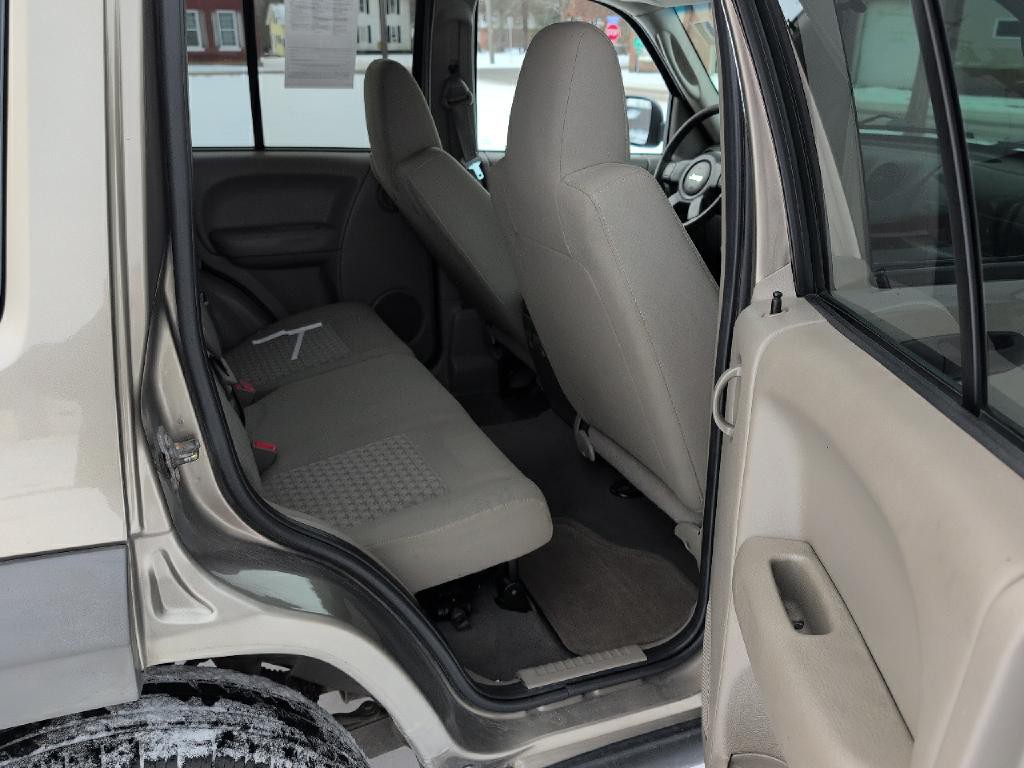 2007 Jeep Liberty Image 14