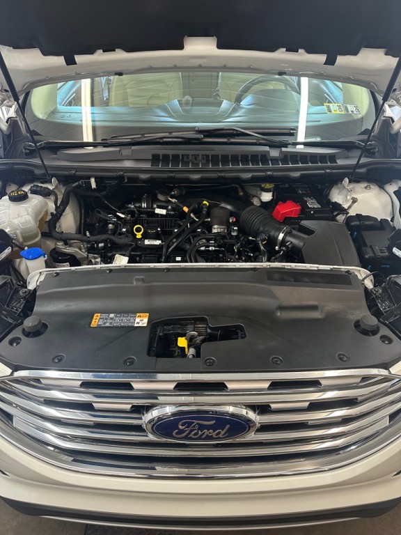 2020 Ford Edge Image 9