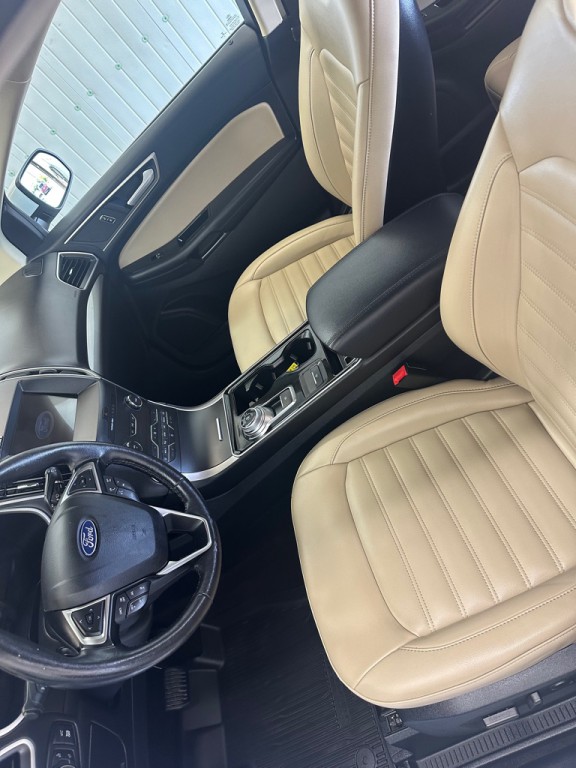 2020 Ford Edge Image 10