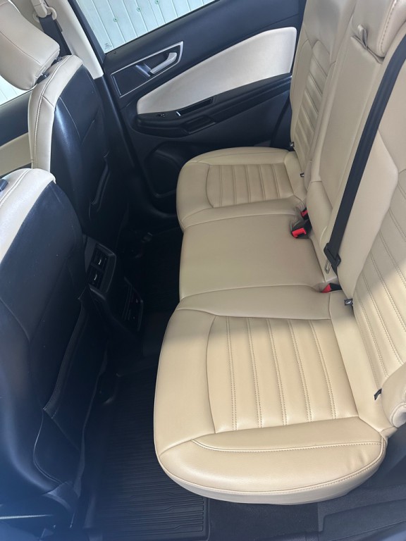 2020 Ford Edge Image 11