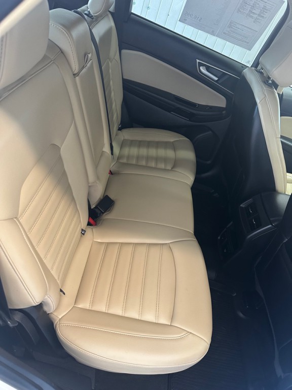 2020 Ford Edge Image 12