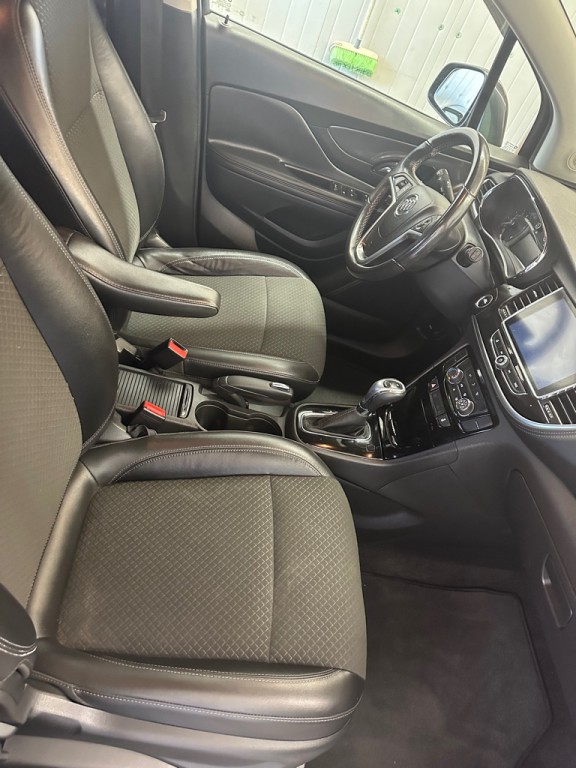 2017 Buick Enclave Image 16