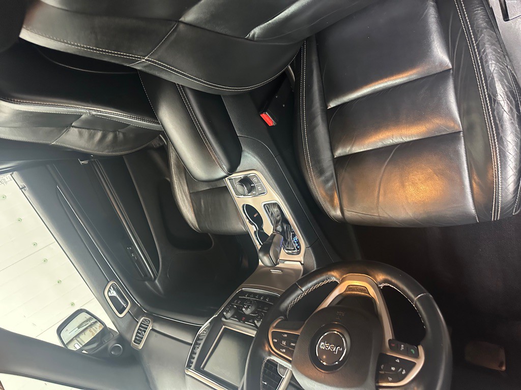 2017 Jeep Grand Cherokee Image 8