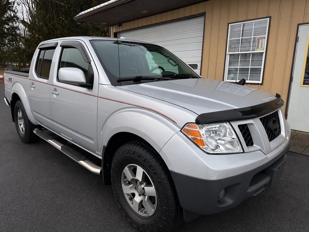2012 Nissan Frontier Image 2