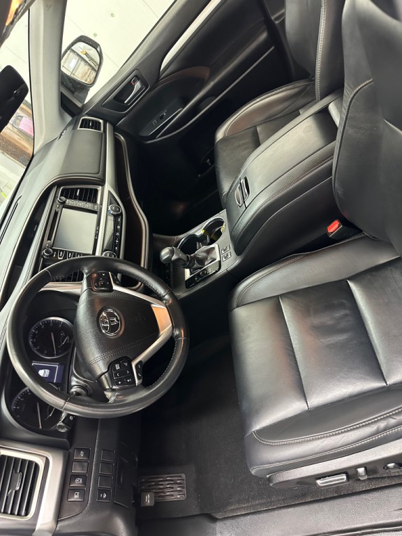 2019 Toyota Highlander Image 6