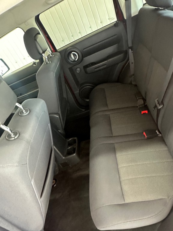 2011 Dodge Nitro Image 8