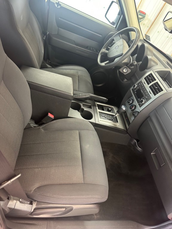 2011 Dodge Nitro Image 10