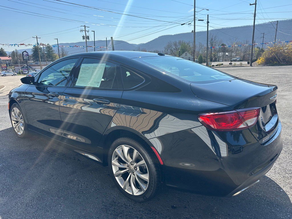 2015 Chrysler 200 Image 4